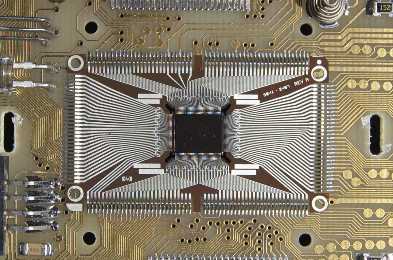 Figure 5 — The Clarke chip, Hewlett-Packard's Saturn processor, from a 1992 HP 48SX.