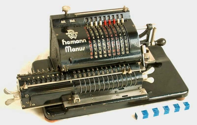 Figure 4 — Manus B, serial 1123, with the counter tens carry and the sliding counter shutter that only the B has.