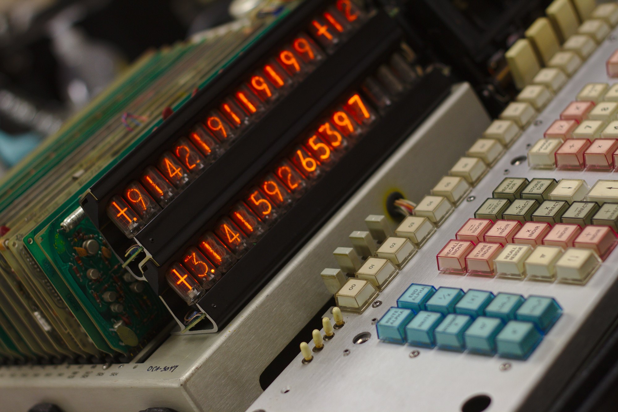 Figure 21 — A Wang 700 programmable calculator of 1969 with its cover off.
