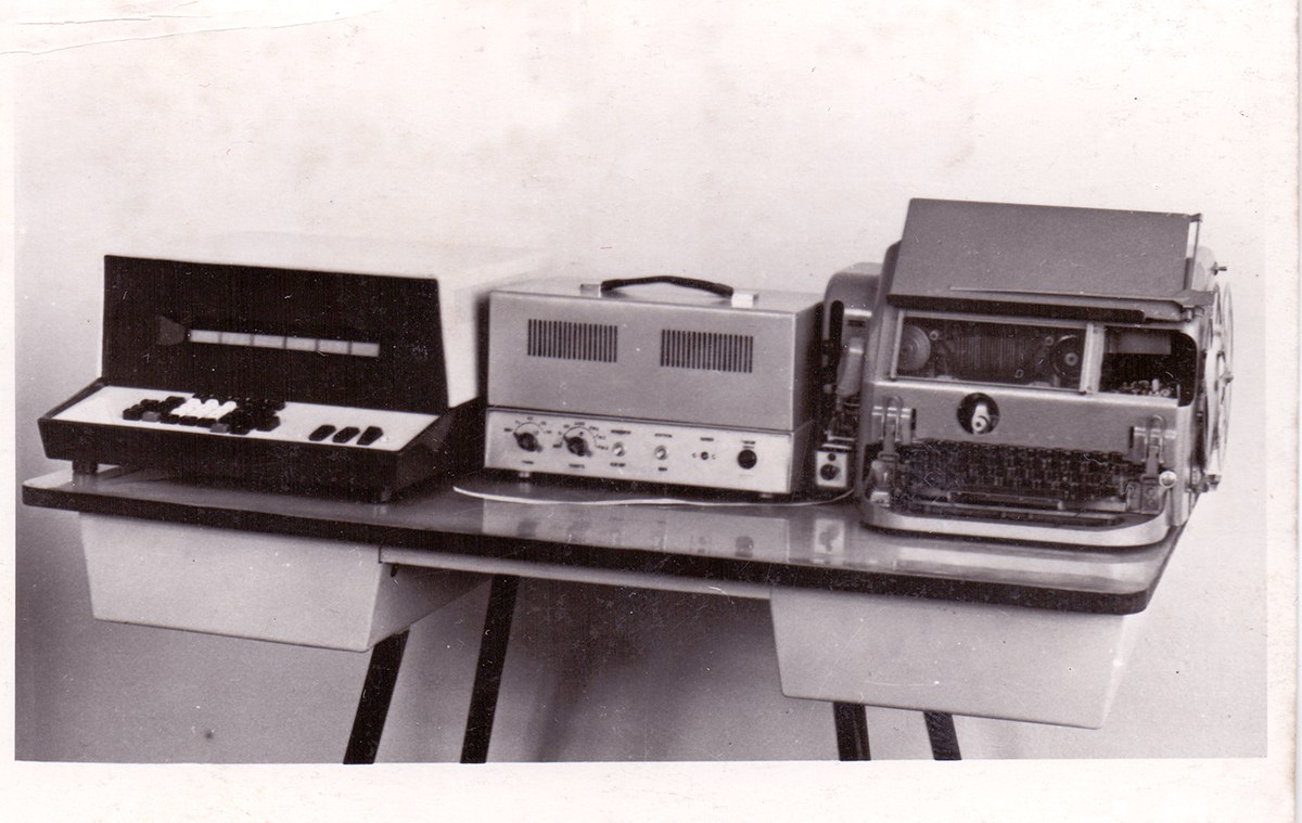 Figure 4 — The EDVM scientific calculator of 1967 and its printing equipment, built for military topographers.